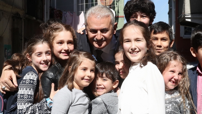 Binali Yıldırım'dan büyüdüğü sokağa ziyaret